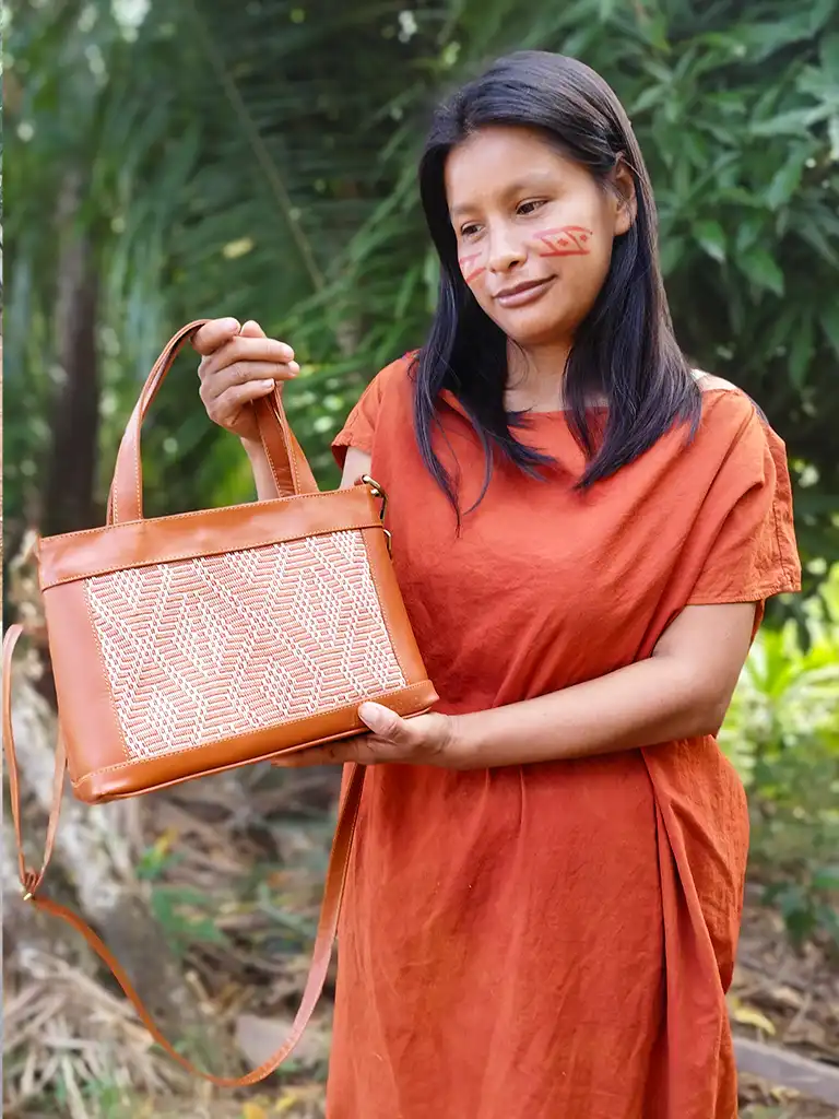 Nuera de Luzmila y la cartera